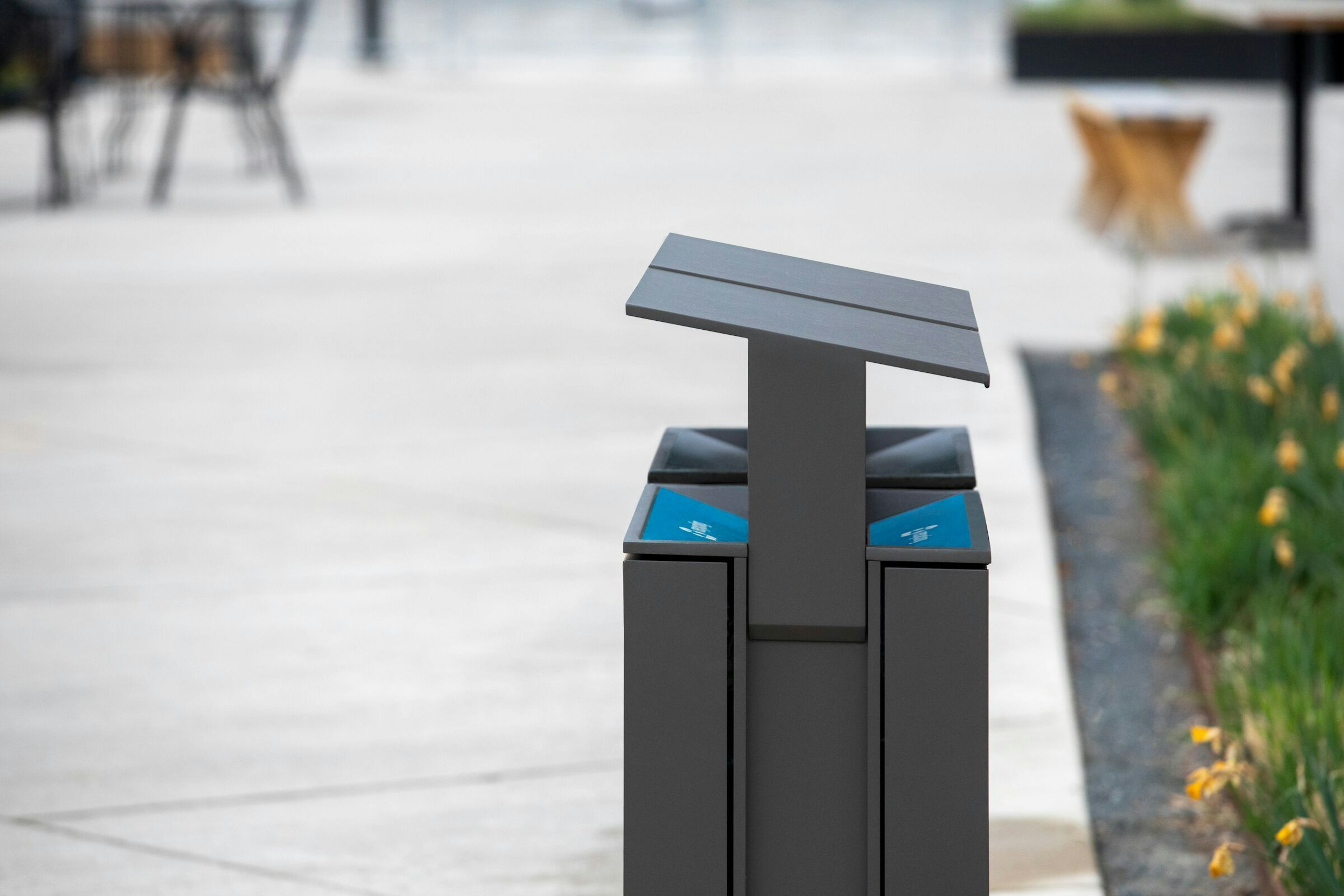 Apex Litter & Recycling Receptacle
