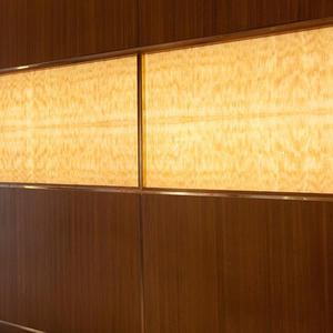 Accent wall in backlit ViviStone Honey Onyx