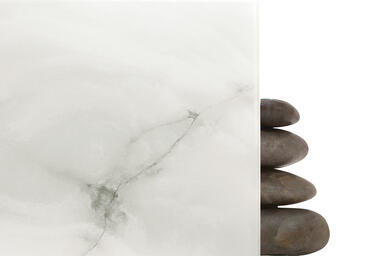 ViviStone White Onyx glass shown in Reflect configuration with Pearlex+ finish