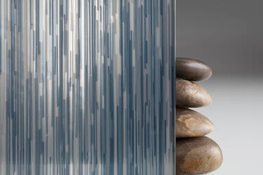 ViviStrata Layers glass shown in Reflect configuration with Surge pattern 
