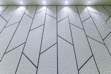 Wall panels in Bonded Quartz, White with Crinkle pattern 