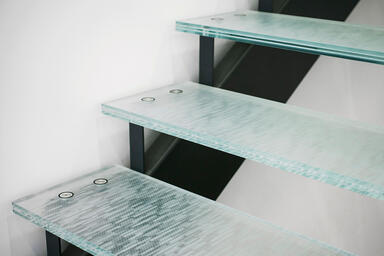 Stair treads in ViviGraphix Graphica glass with custom Drift interlayers
