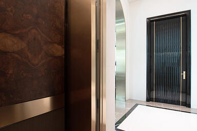 LEVELe-105 Elevator Interior with customized panel layout: Capture panels
