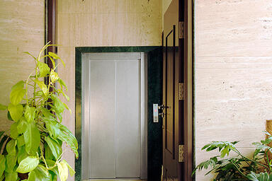 Stainless Steel Elevator Doors in Mirror finish with Eco-Etch pattern
