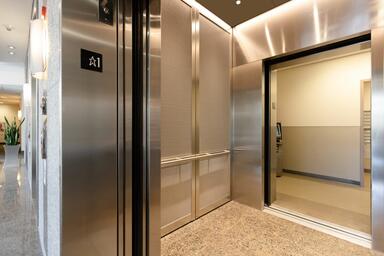 LEVELc-2000 Elevator Interior with customized panel layout; upper panels 