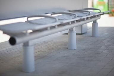Tecno RS Seating System in backless configuration with Silver Texture powdercoat