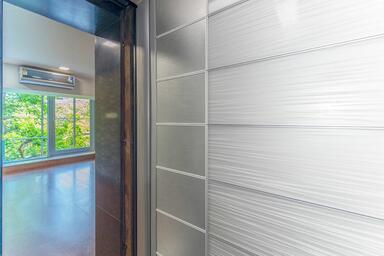LEVELe-103A Elevator Interior with Capture panels in ViviGraphix Graphica glass 